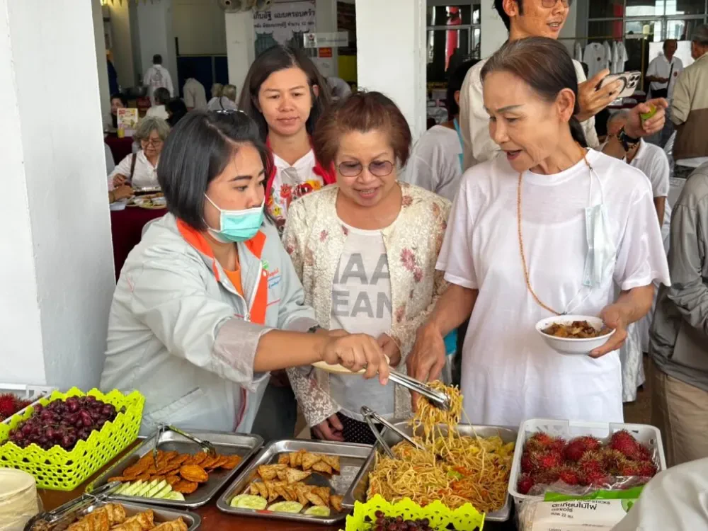 โรงพยาบาลมุกดาหารอินเตอร์เนชั่นแนล จำกัด (มหาชน) นำทีมเปิดโรงทาน อาหารเจเนื่องในเทศกาลกินเจ ปี 2567