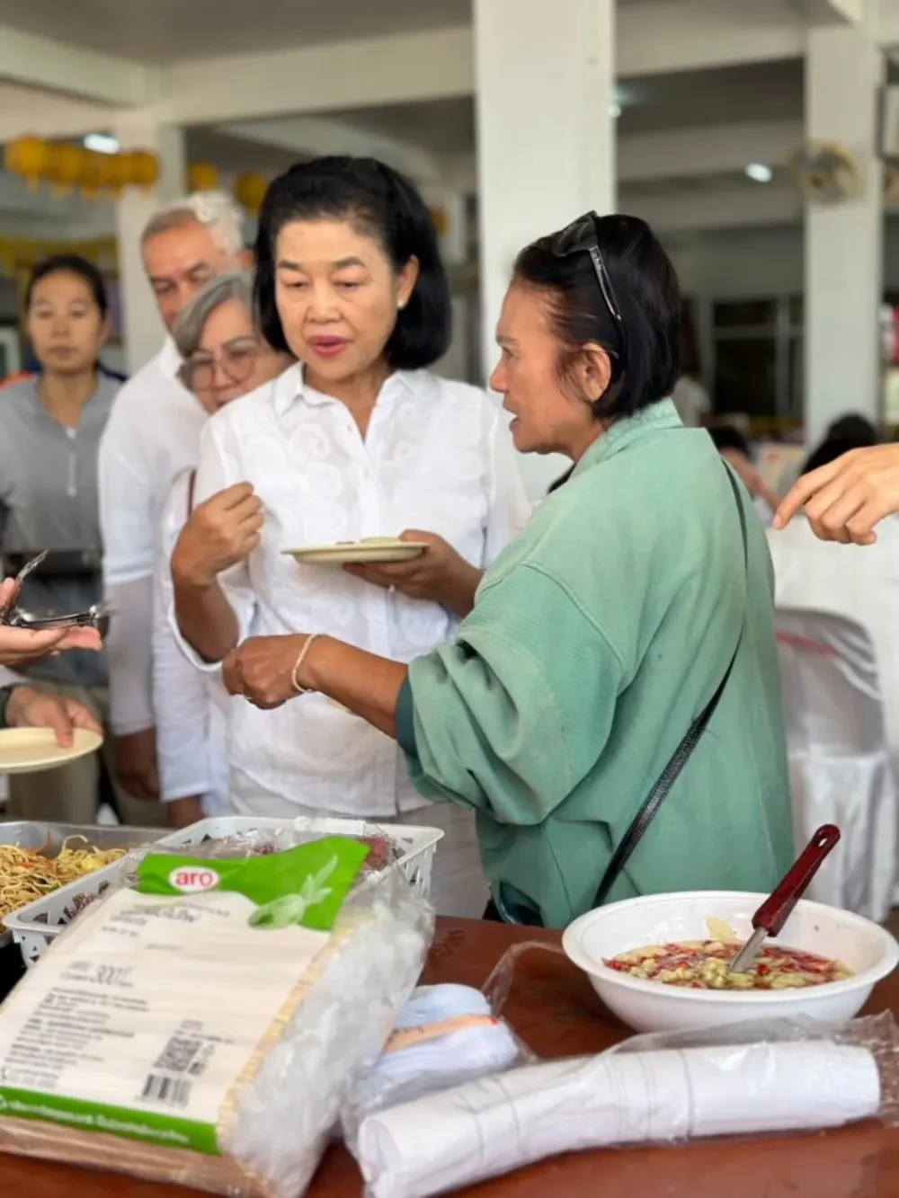 โรงพยาบาลมุกดาหารอินเตอร์เนชั่นแนล จำกัด (มหาชน) นำทีมเปิดโรงทาน อาหารเจเนื่องในเทศกาลกินเจ ปี 2567