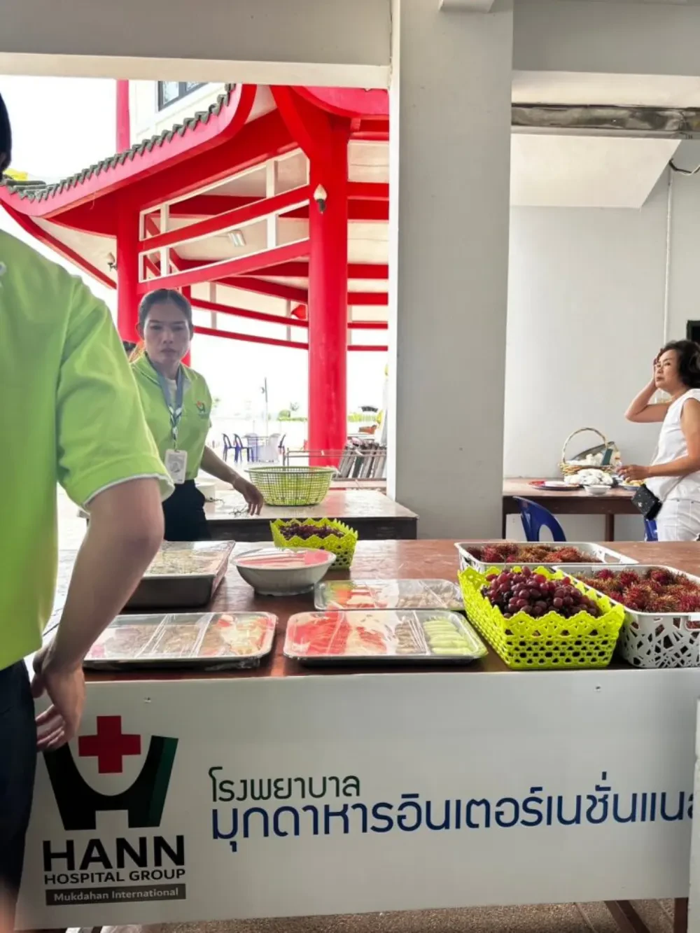 โรงพยาบาลมุกดาหารอินเตอร์เนชั่นแนล จำกัด (มหาชน) นำทีมเปิดโรงทาน อาหารเจเนื่องในเทศกาลกินเจ ปี 2567